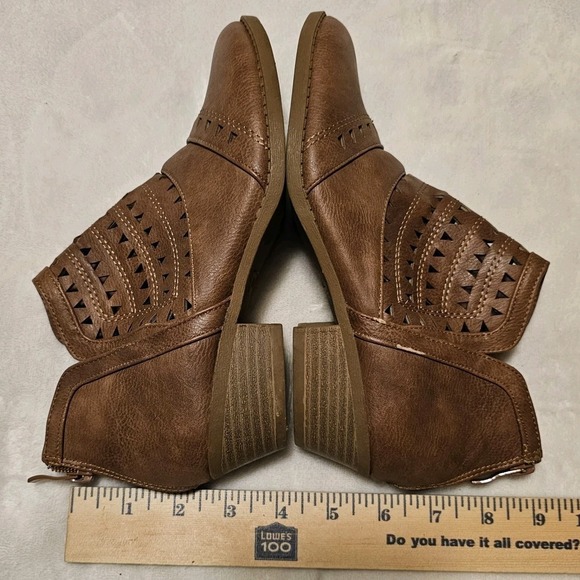 Top Moda Brown Ankle Booties Women's Size 5.5 Used - Picture 4 of 9